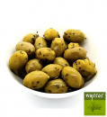 Grüne Oliven mit Oregano